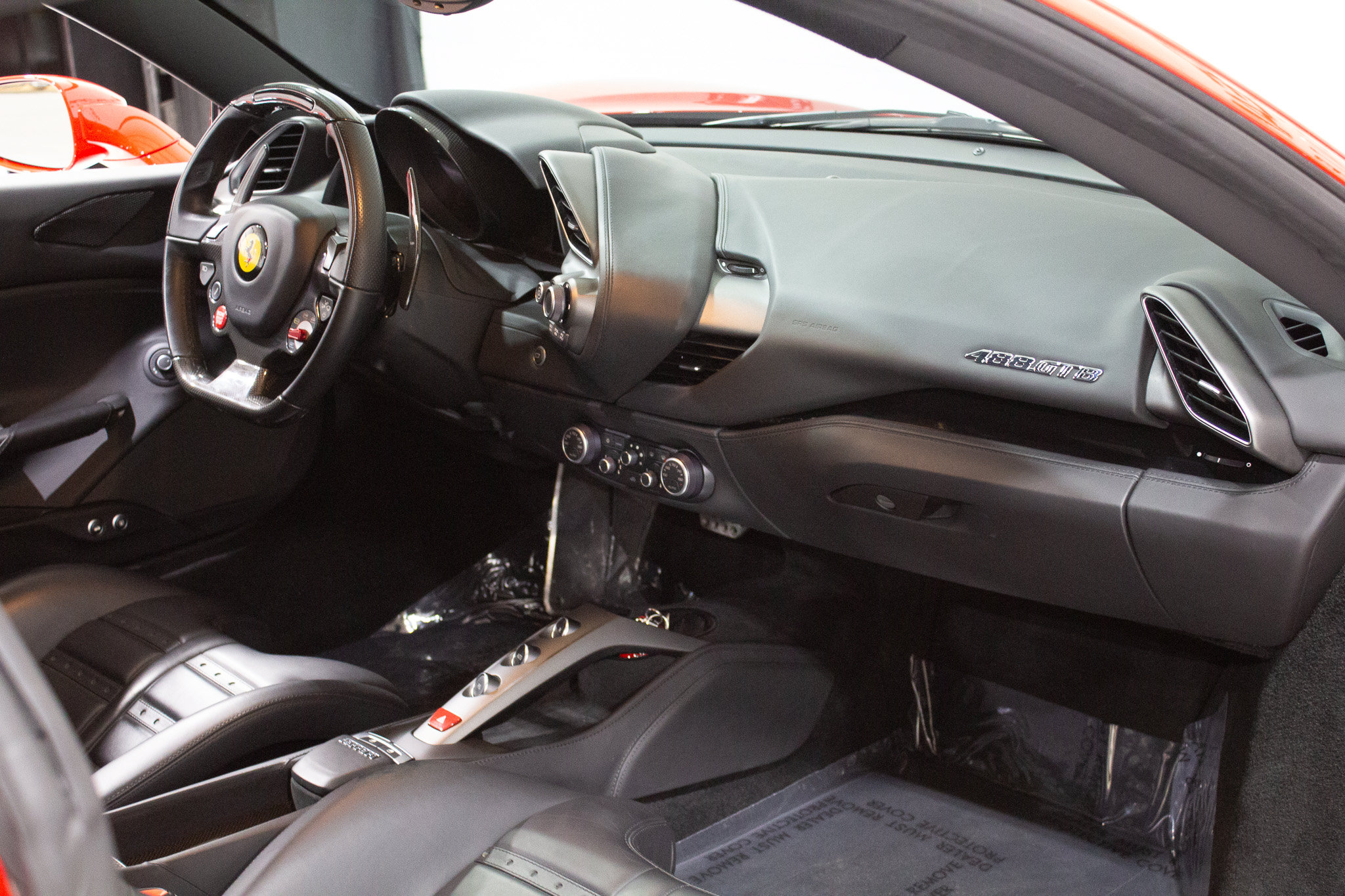 Used 2018 Ferrari 488 GTB RWD image 15