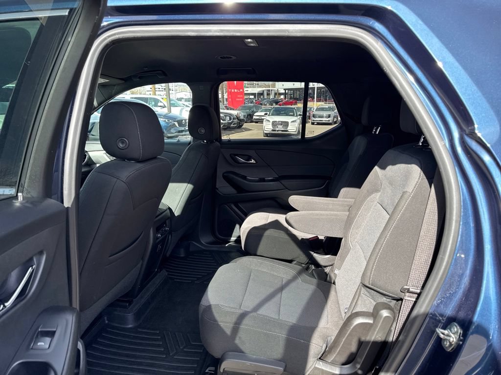 Used 2022 Chevrolet Traverse LT FWD image 28