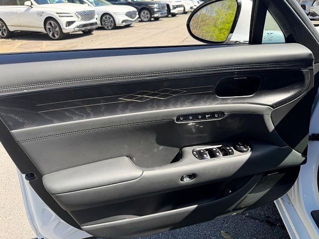 Used 2026 Genesis G90 3.5T Prestige image 5