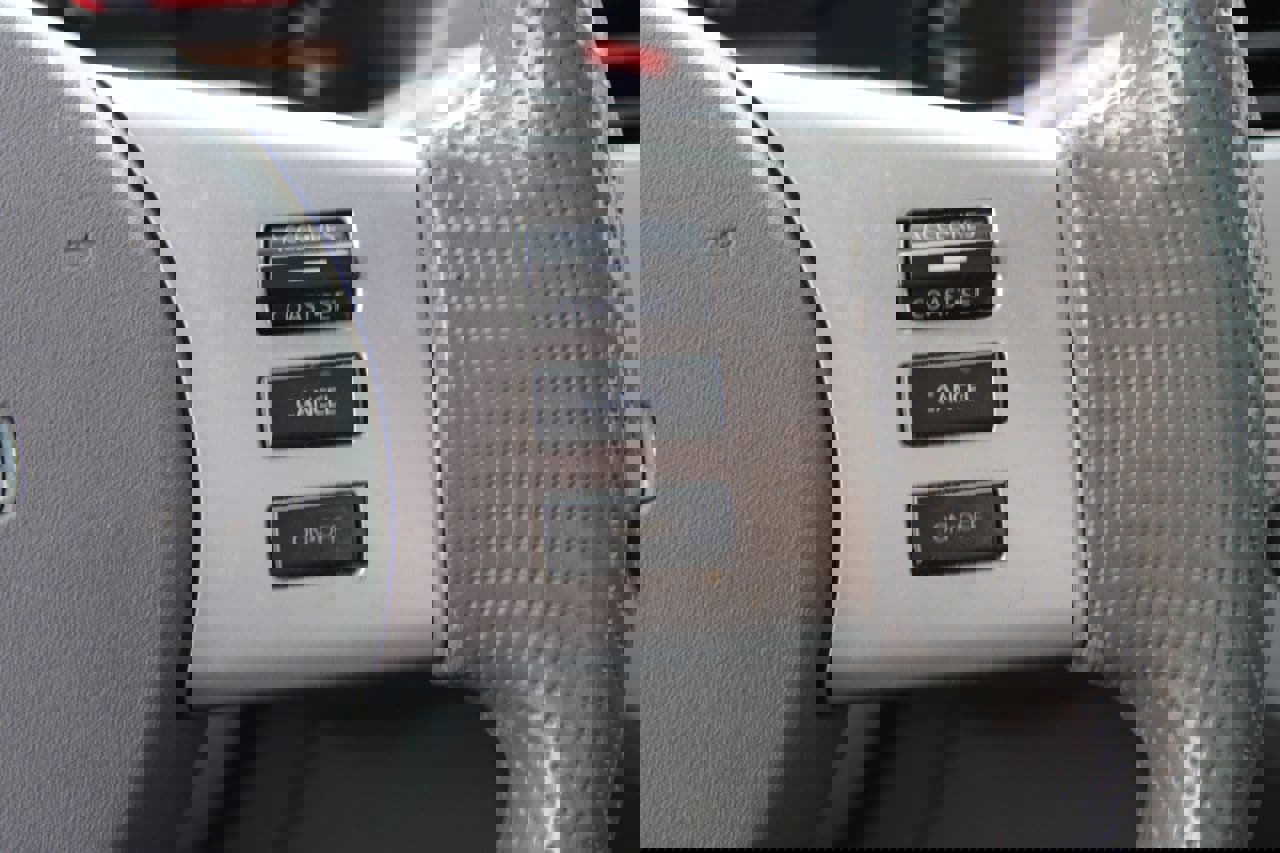 Used 2020 Nissan Frontier SV w/ Midnight Edition Floor Mats image 12