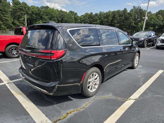 Used 2024 Chrysler Pacifica Touring-L FWD image 9