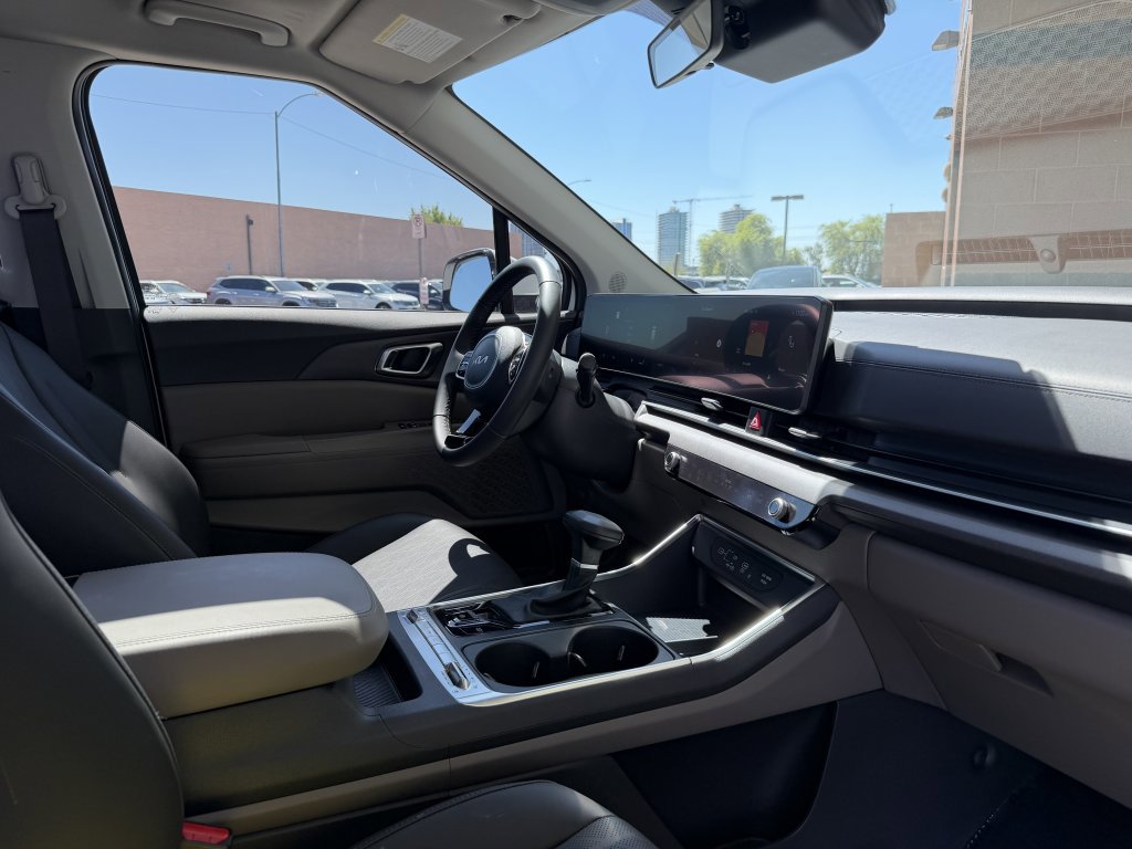 Used 2026 Kia Carnival SX FWD image 44