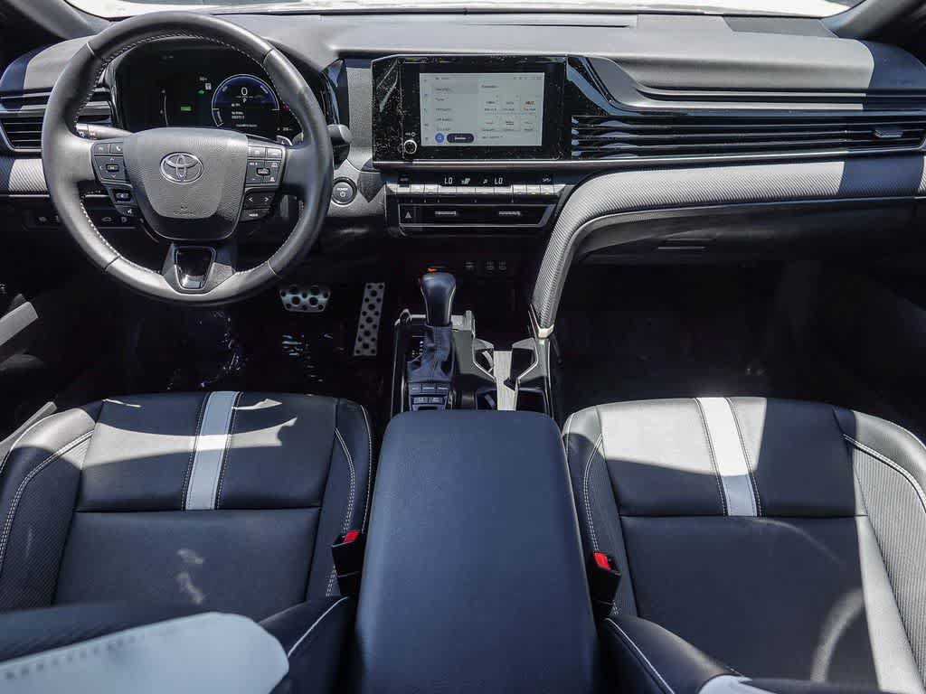 Used 2025 Toyota Camry SE FWD image 11