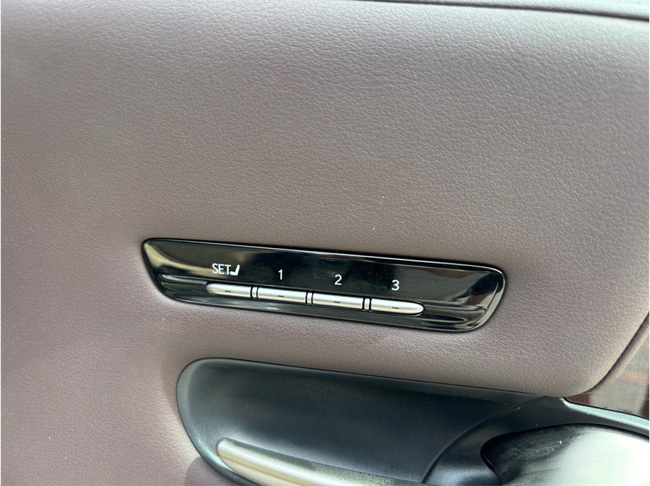 Used 2018 Lexus LS 500 w/ Luxury Package RWD image 50