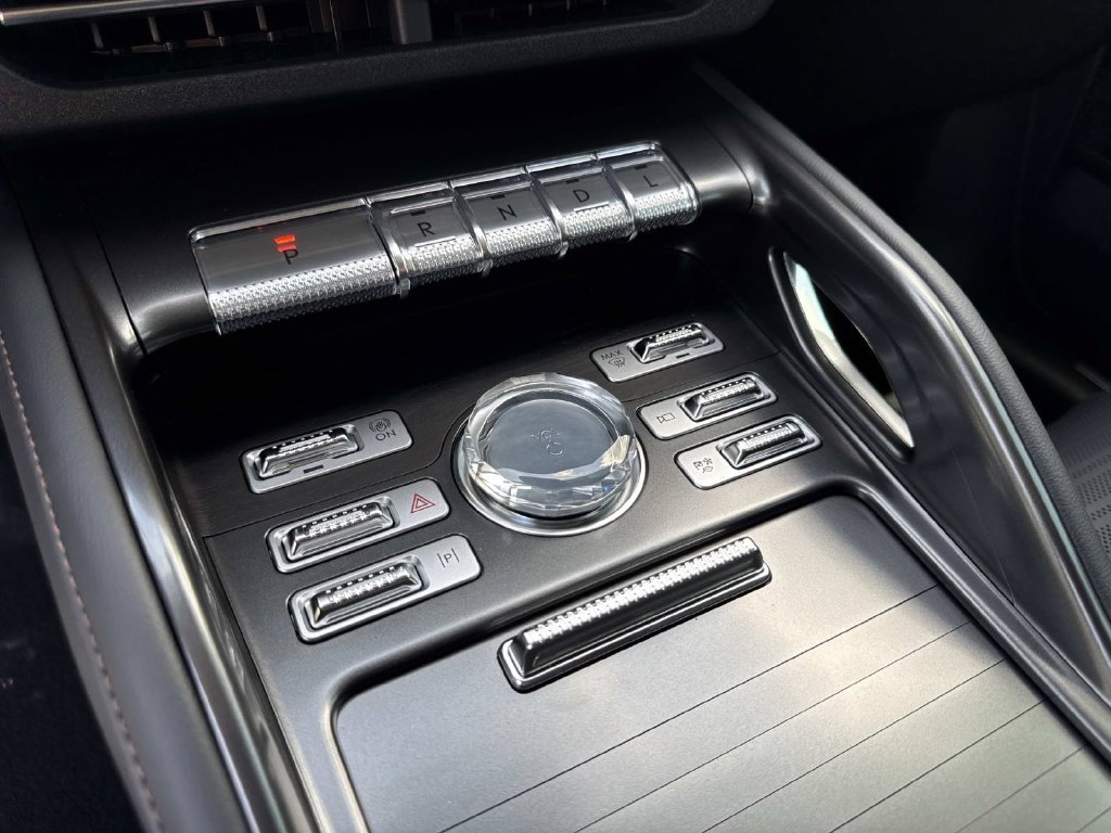 New 2026 Lincoln Nautilus Reserve AWD/4WD image 29