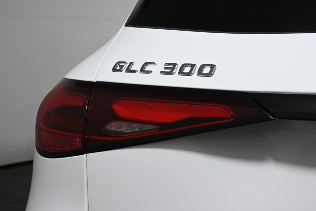 Used 2026 Mercedes-Benz GLC 300 4MATIC image 12