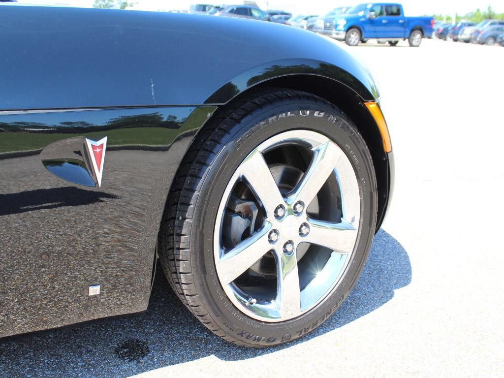 Used 2009 Pontiac Solstice Convertible w/ Preferred Package RWD image 18