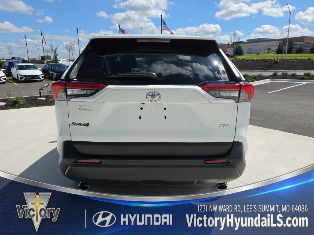 Used 2025 Toyota RAV4 XLE FWD image 4