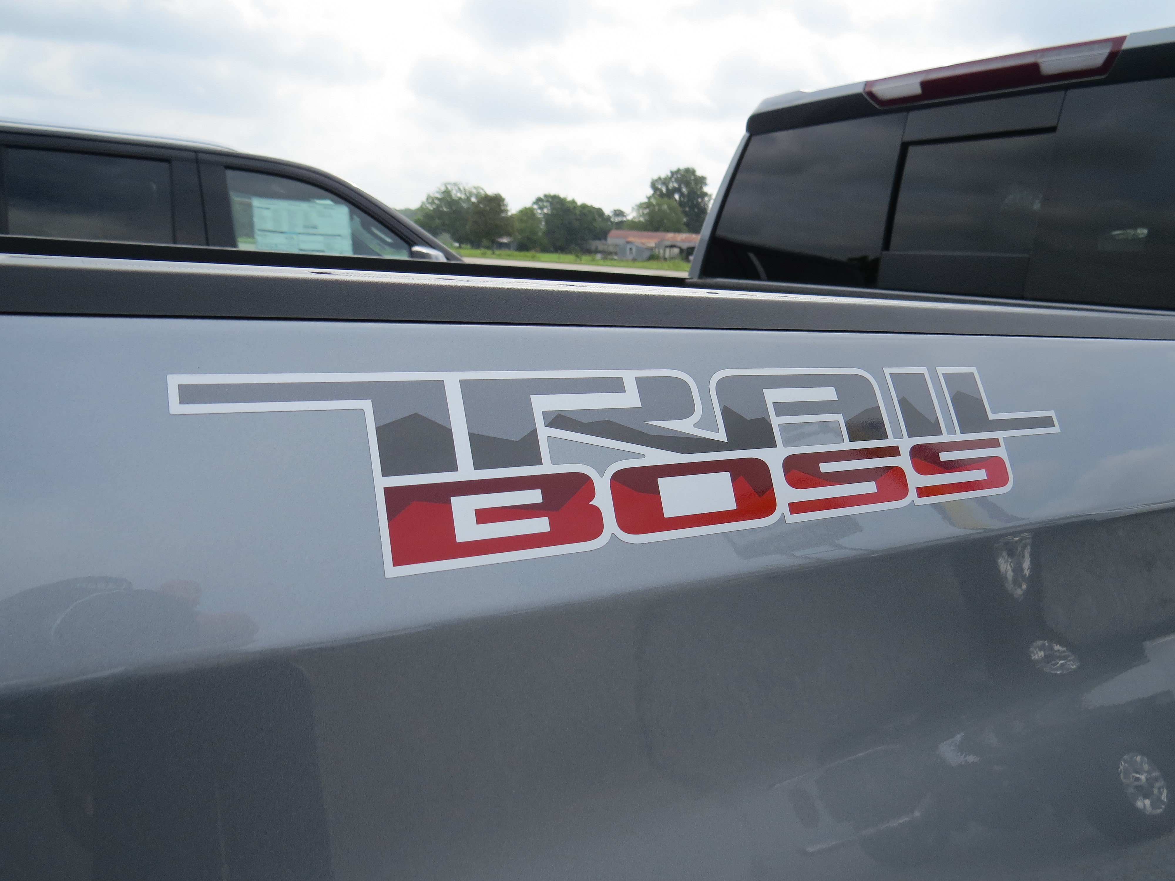 Used 2025 Chevrolet Silverado 1500 LT Trail Boss w/ Convenience Package II AWD/4WD image 14