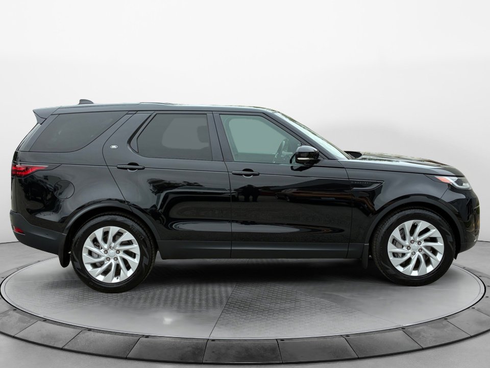 Used 2025 Land Rover Discovery S AWD/4WD image 8