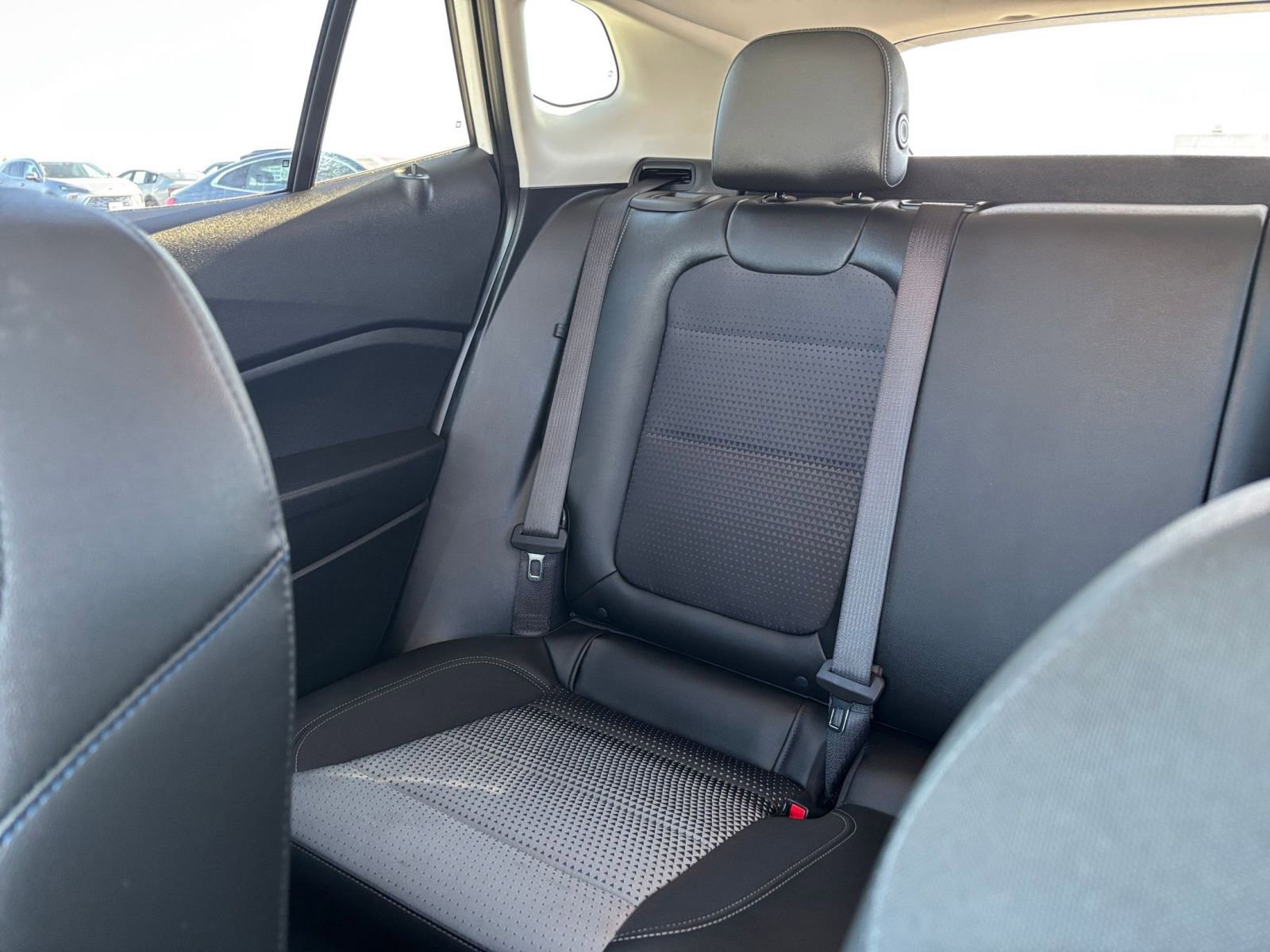 Used 2025 Chevrolet Trax LT FWD image 45