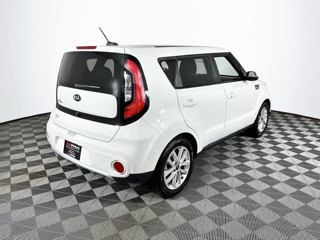 Used 2017 Kia Soul + w/ Primo Package FWD image 7