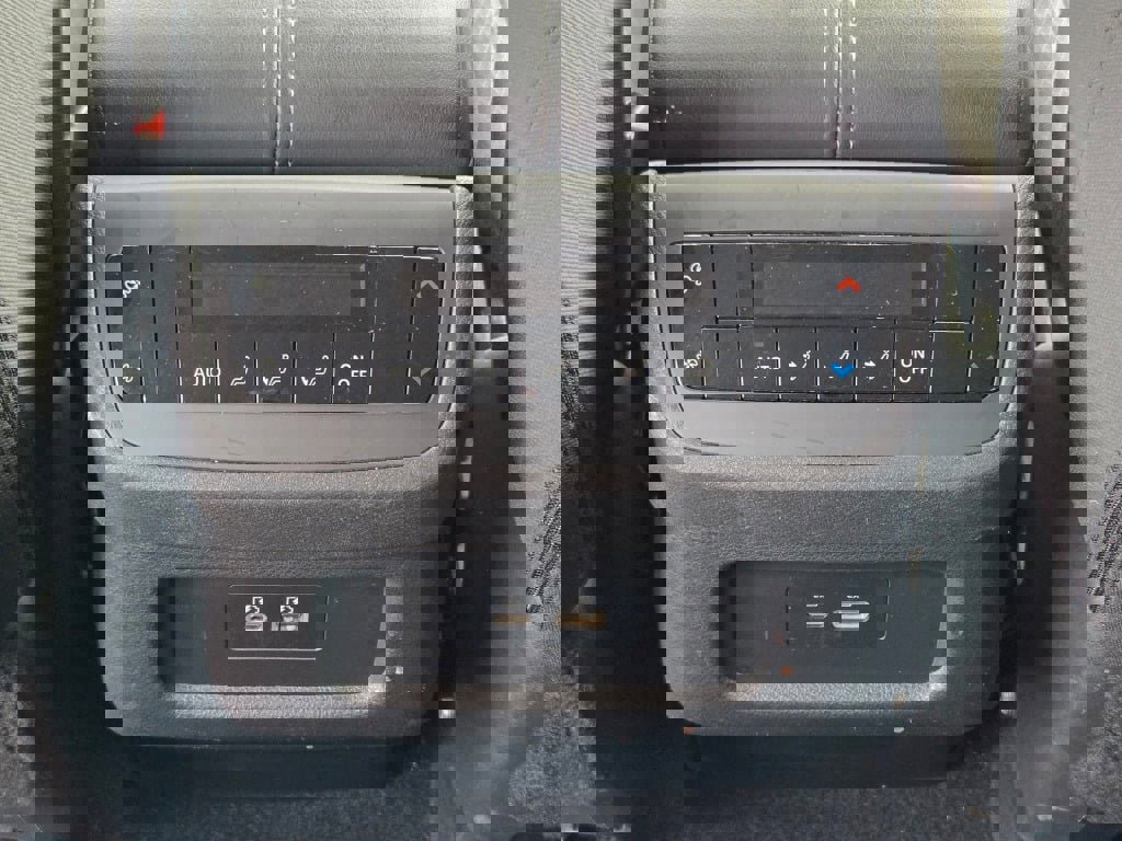 Used 2025 Nissan Pathfinder SV image 20