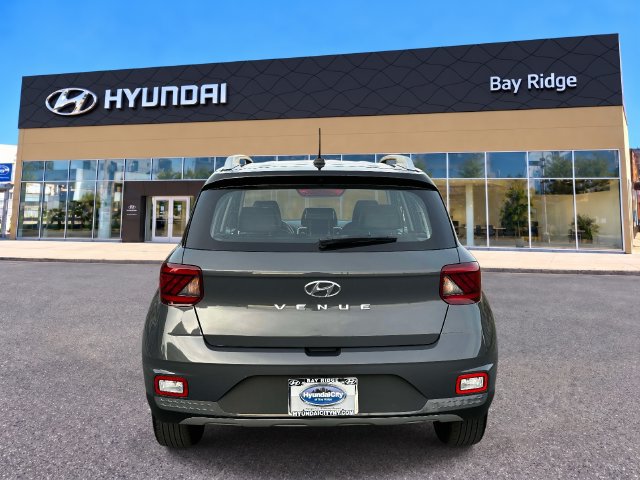 Used 2025 Hyundai Venue Limited FWD image 5