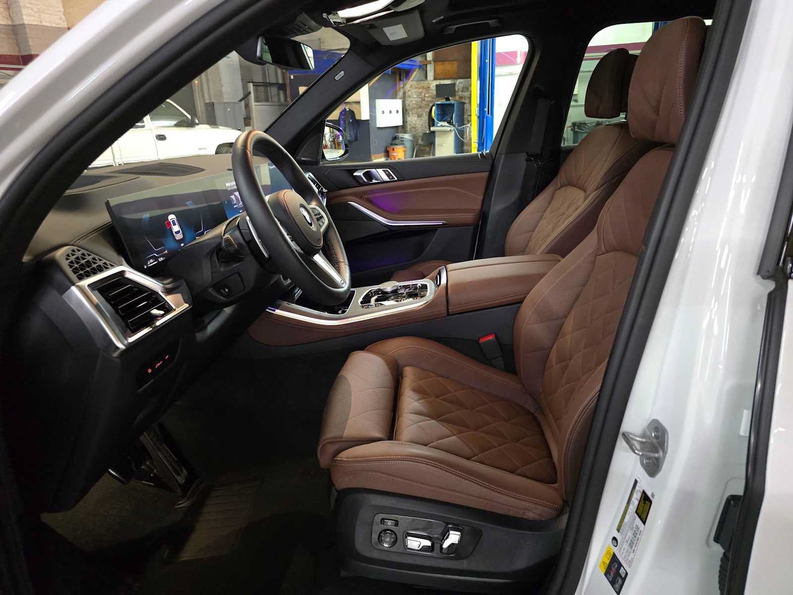 Used 2026 BMW X5 xDrive50e w/ M Sport Package AWD/4WD image 21