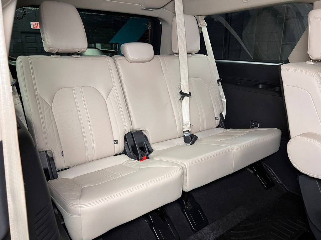 Used 2024 Ford Expedition Max Platinum AWD/4WD image 28