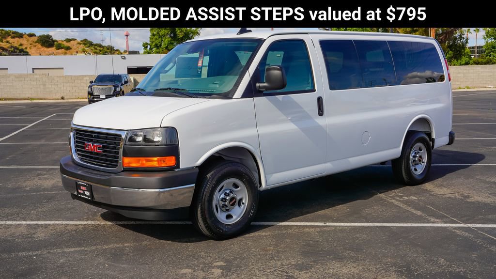 Used 2025 GMC Savana 3500 LT w/ LT Preferred Equipment Group RWD image 4