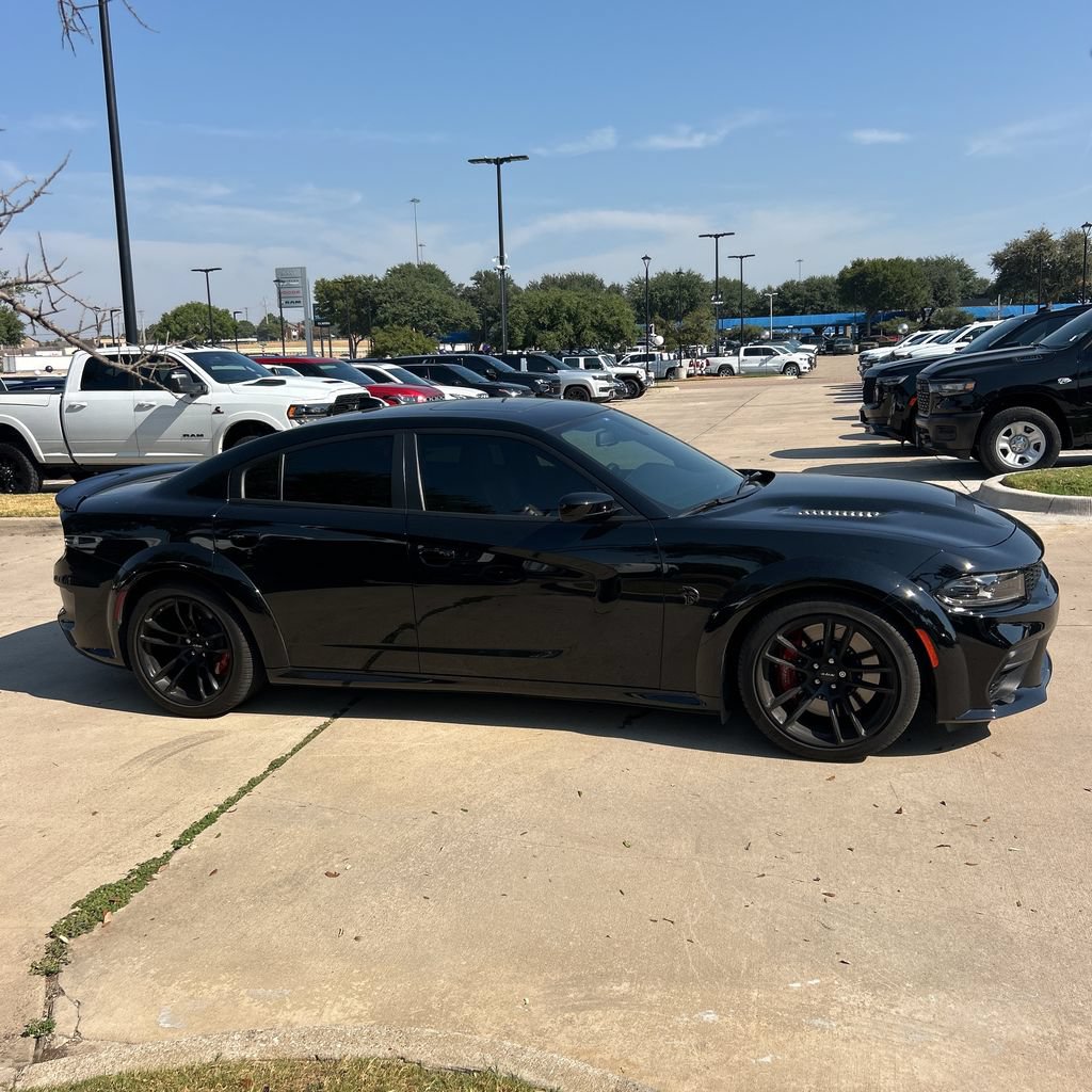 Used 2022 Dodge Charger SRT Hellcat w/ Harman/Kardon Audio Group RWD image 5