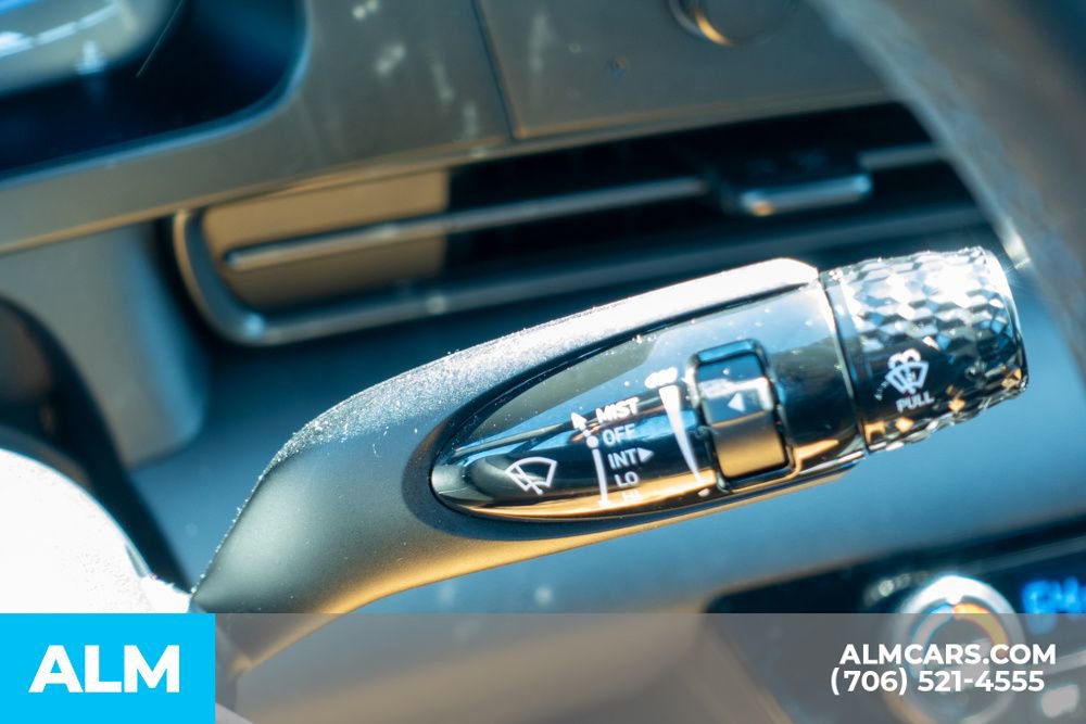 Certified 2025 Hyundai Elantra Sport image 32