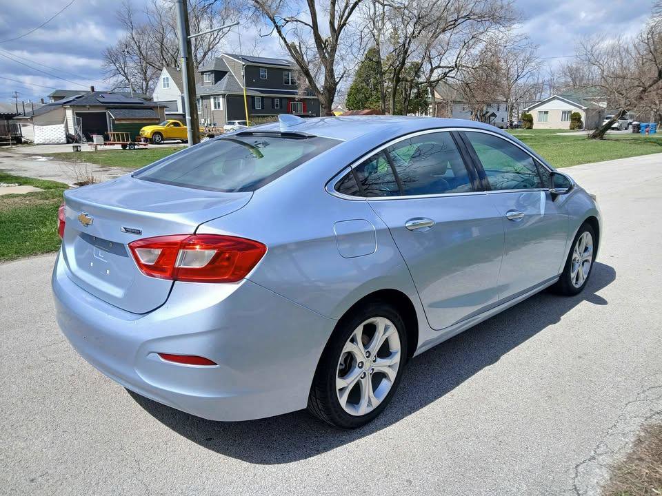 Used 2017 Chevrolet Cruze Premier FWD image 6