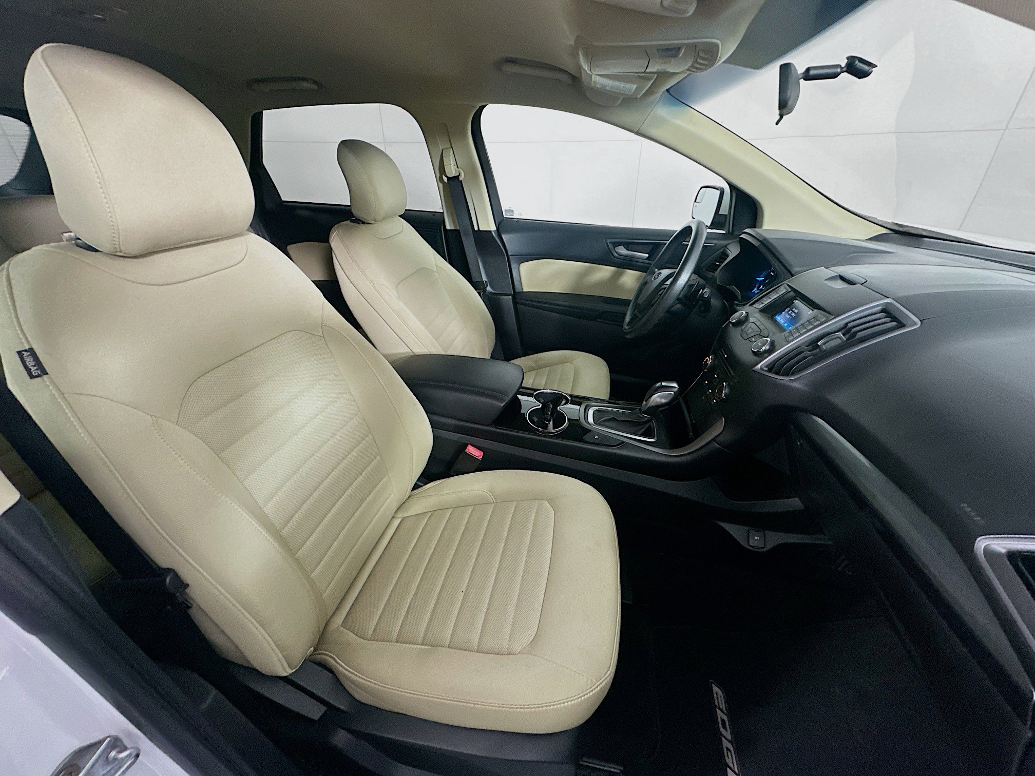 Used 2018 Ford Edge SE FWD image 29