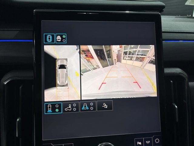 Used 2024 GMC Acadia AT4 w/ Luxury Package image 26