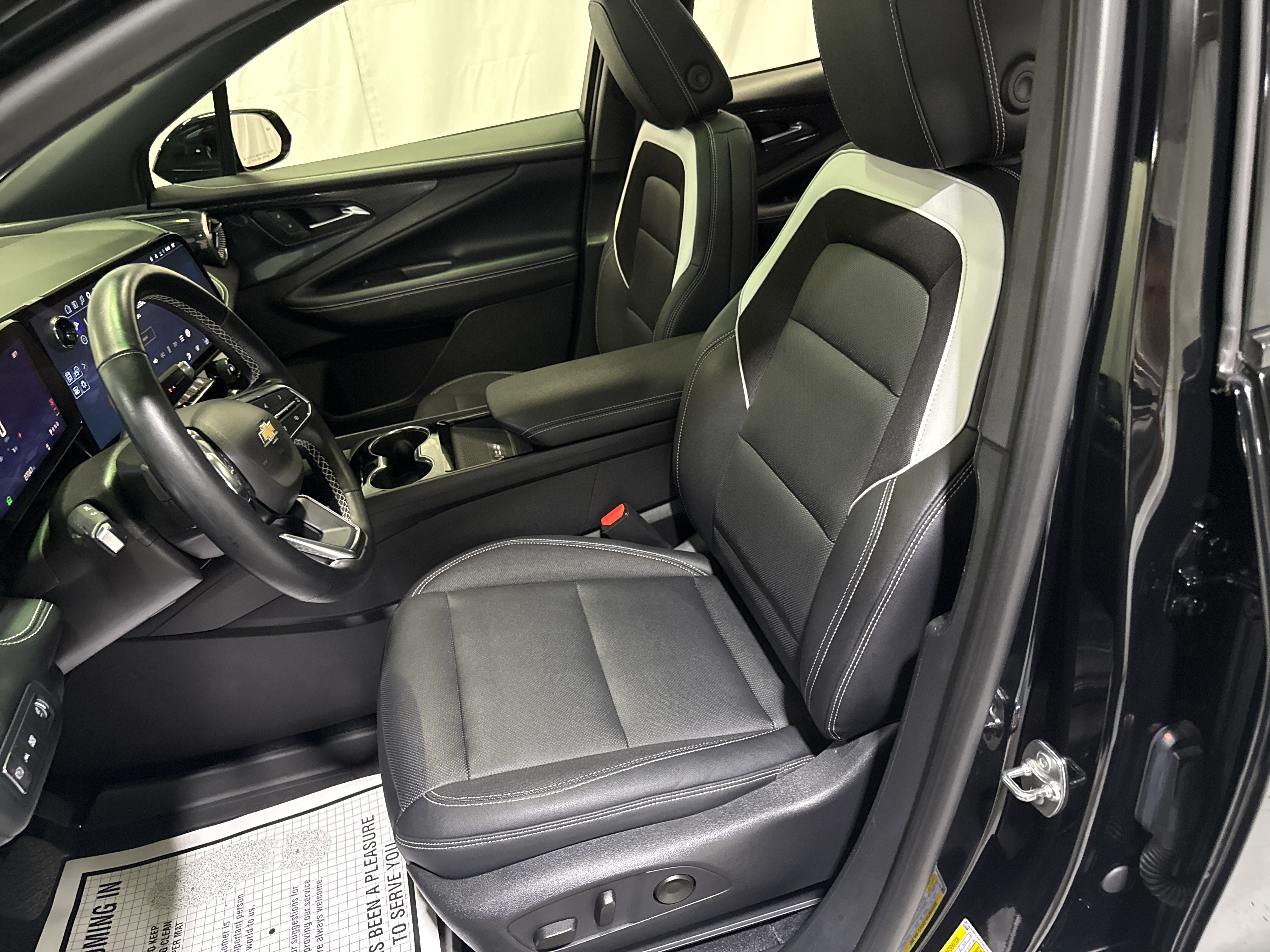 Certified 2024 Chevrolet Blazer EV LT AWD/4WD image 18