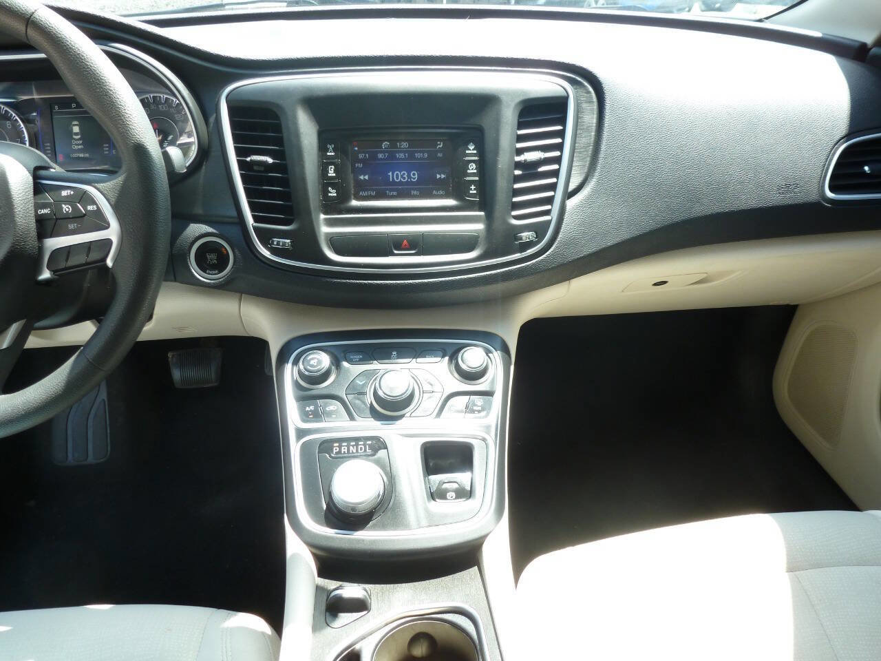 Used 2015 Chrysler 200 Limited FWD image 16