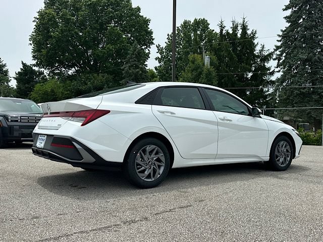 New 2026 Hyundai Elantra Hybrid FWD image 7