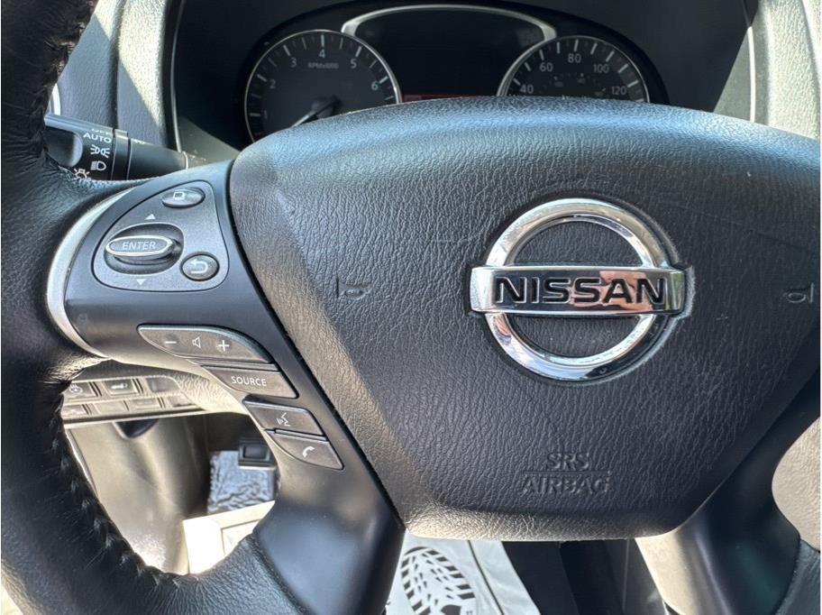 Used 2020 Nissan Pathfinder SL FWD image 33