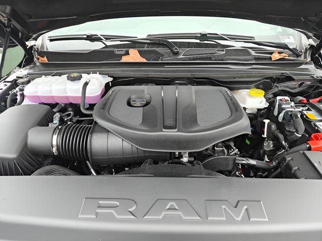 Used 2025 RAM 1500 Big Horn AWD/4WD image 13