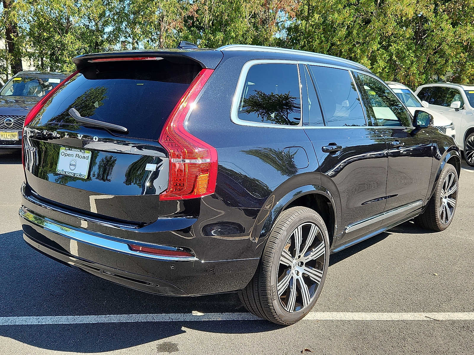 Certified 2024 Volvo XC90 T8 Ultimate w/ Protection Package Premier AWD/4WD image 6
