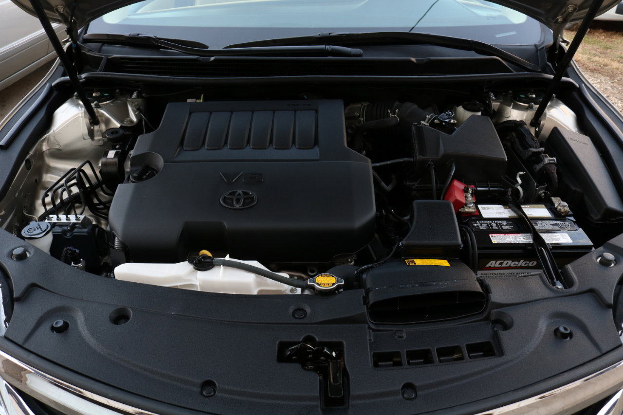 Used 2014 Toyota Avalon Limited image 45