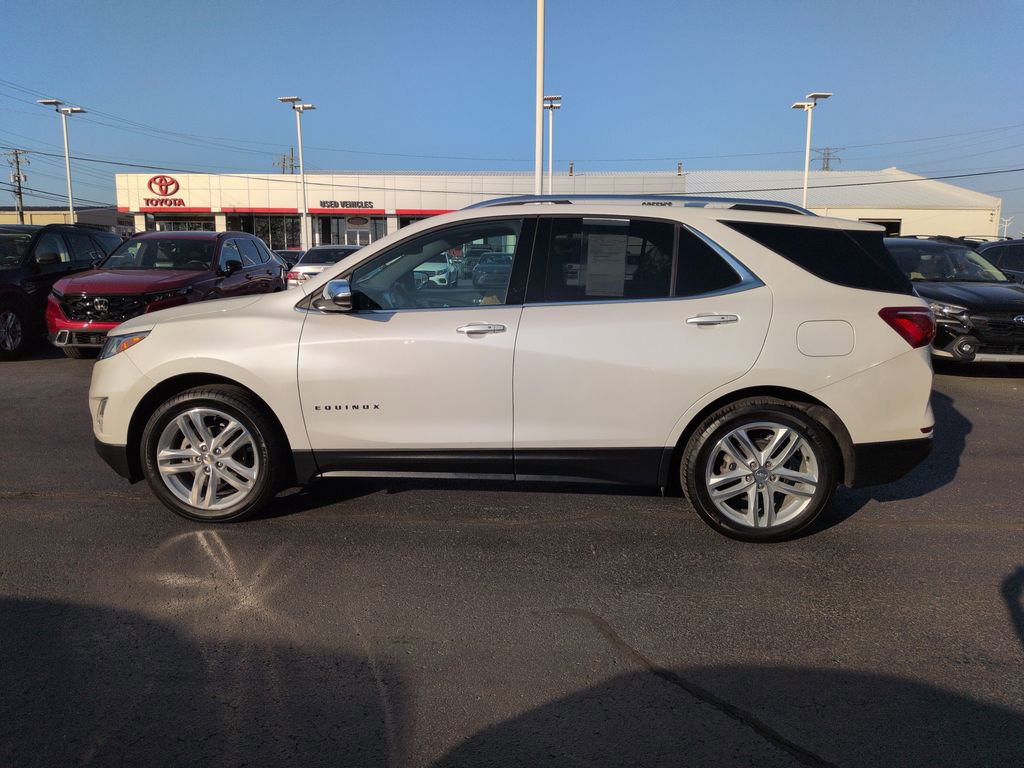Used 2018 Chevrolet Equinox Premier image 2