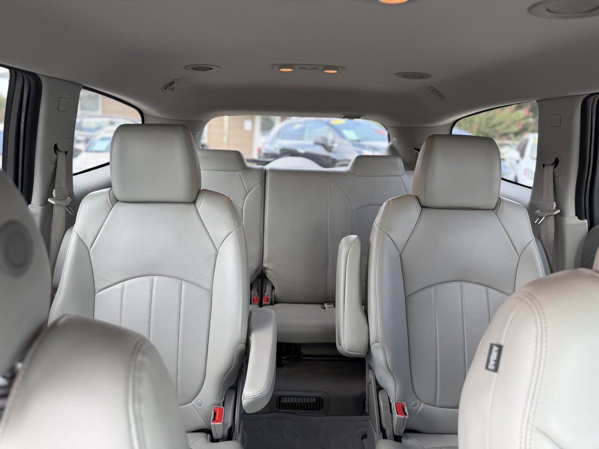 Used 2015 Buick Enclave Leather FWD image 16
