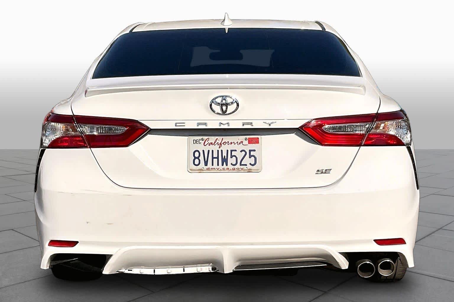 Used 2020 Toyota Camry SE FWD image 4