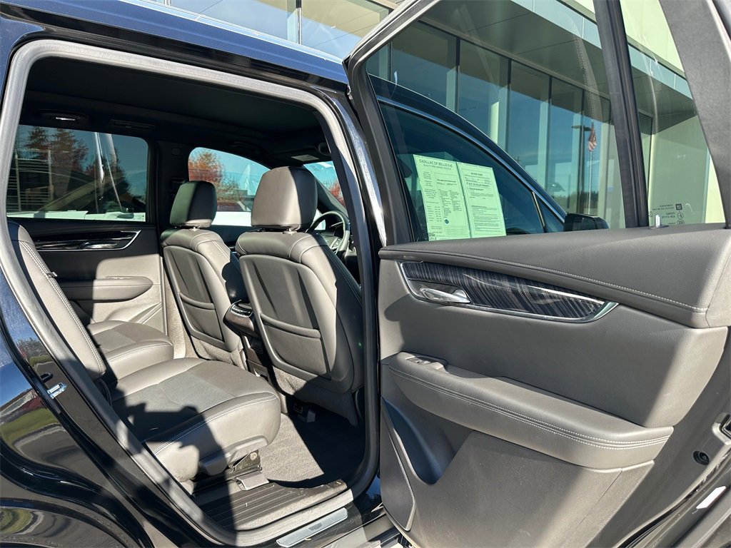 Used 2022 Cadillac XT6 Premium Luxury image 13