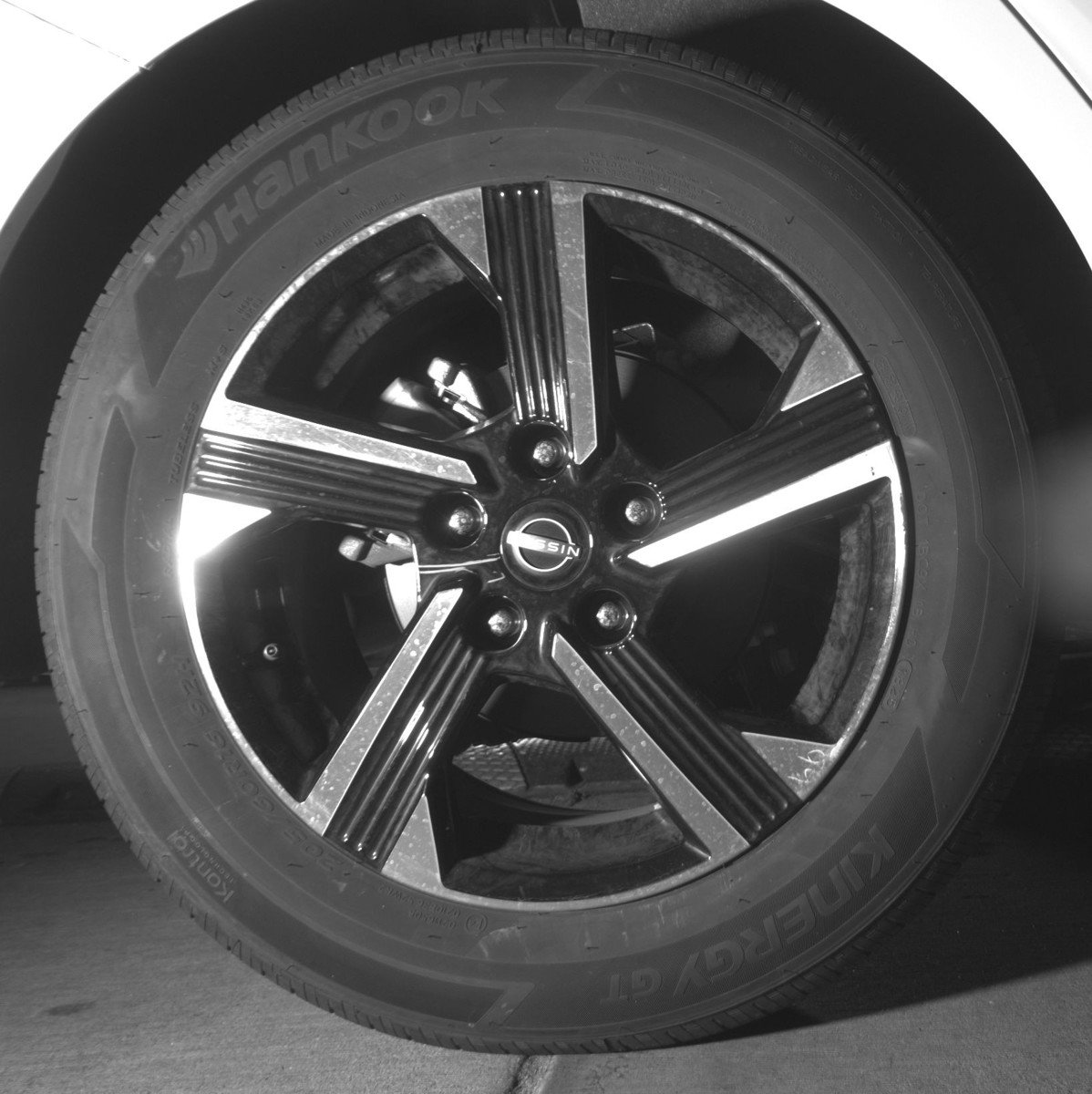 Used 2025 Nissan Sentra SV FWD image 15