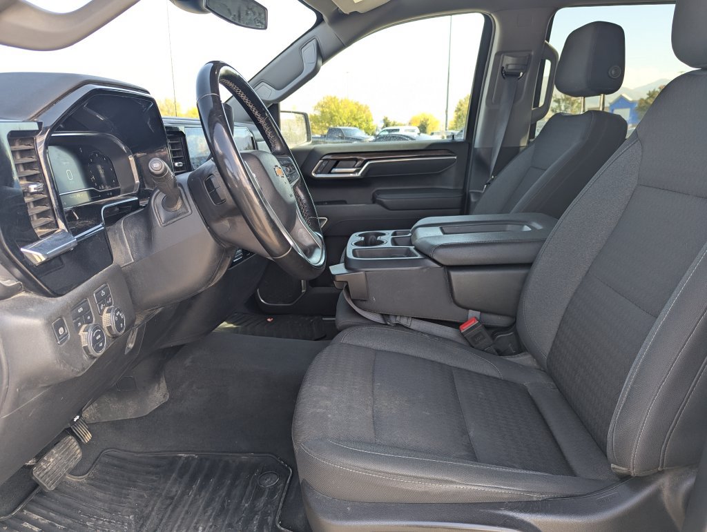 Used 2025 Chevrolet Silverado 1500 LT AWD/4WD image 15