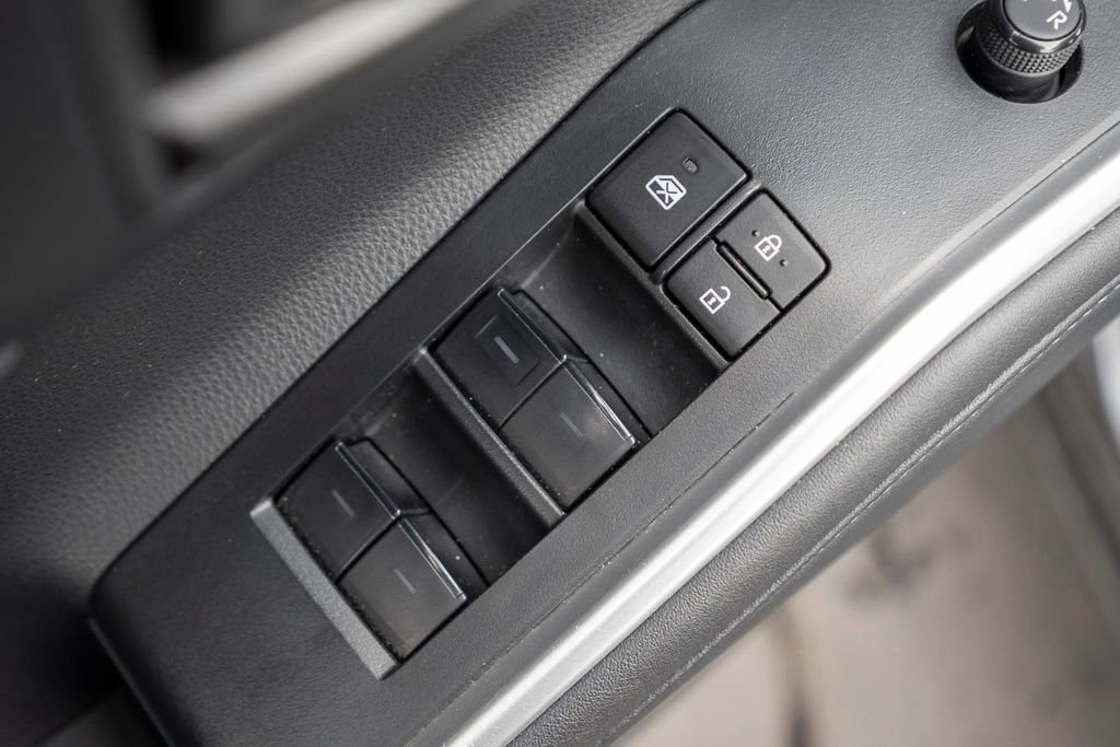 Used 2023 Toyota Highlander L image 18