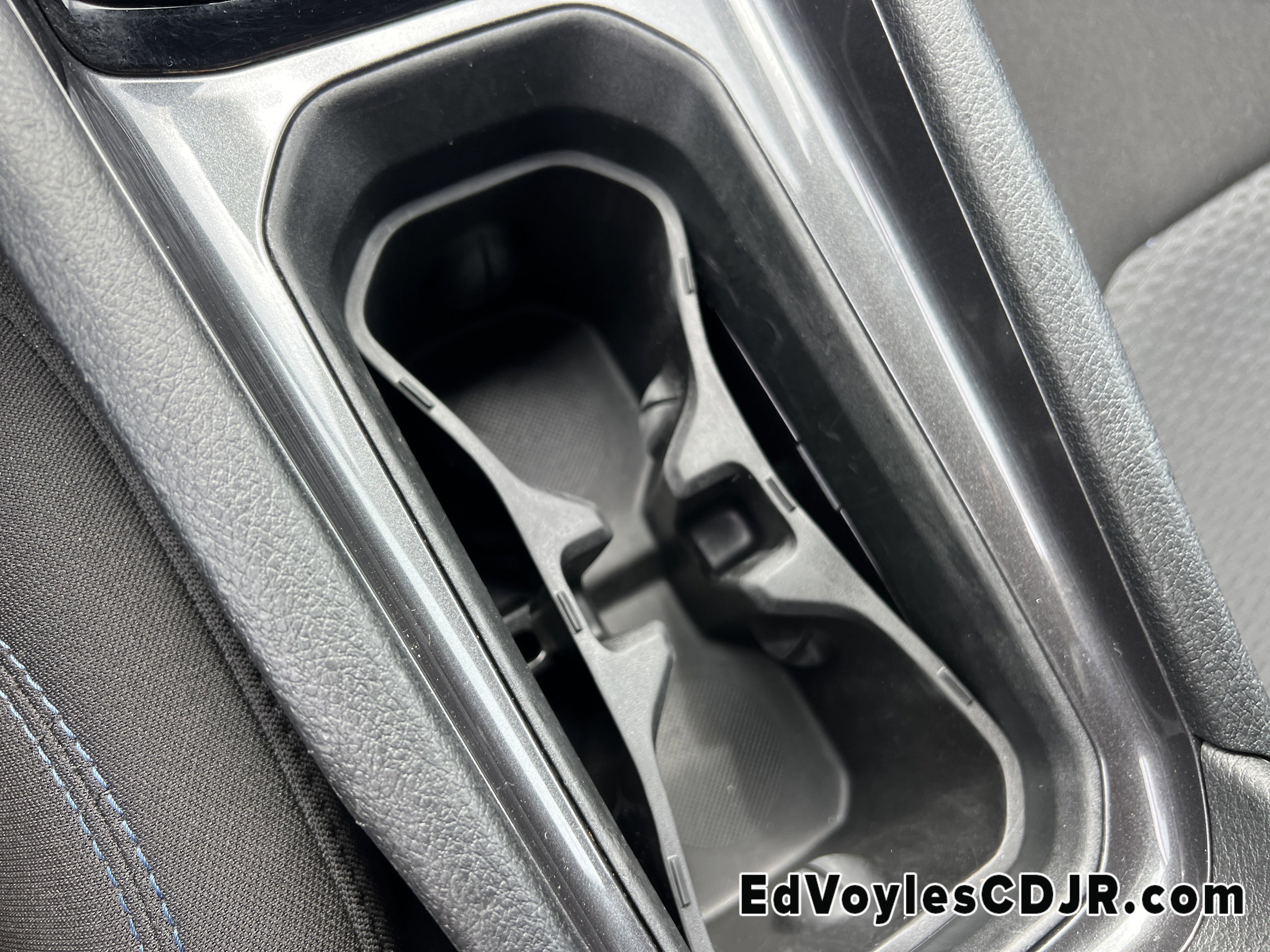 Used 2023 Jeep Compass Sport image 38