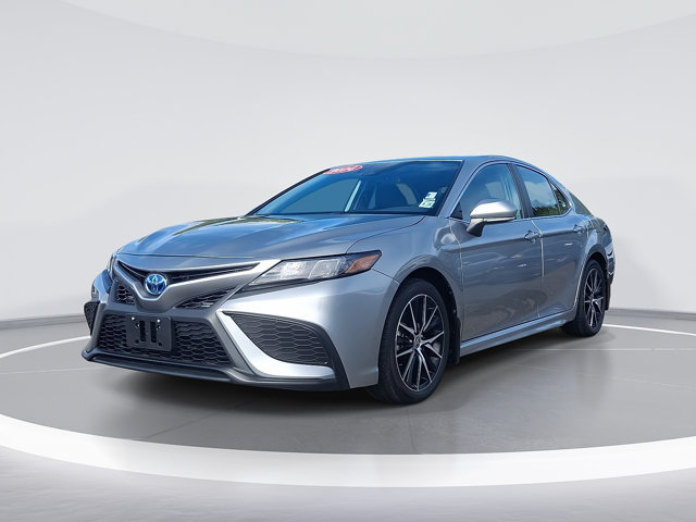 Used 2024 Toyota Camry SE w/ Cold Weather Package