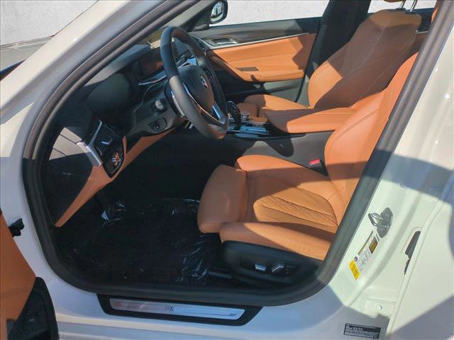 Used 2023 BMW 540i w/ Premium Package image 17