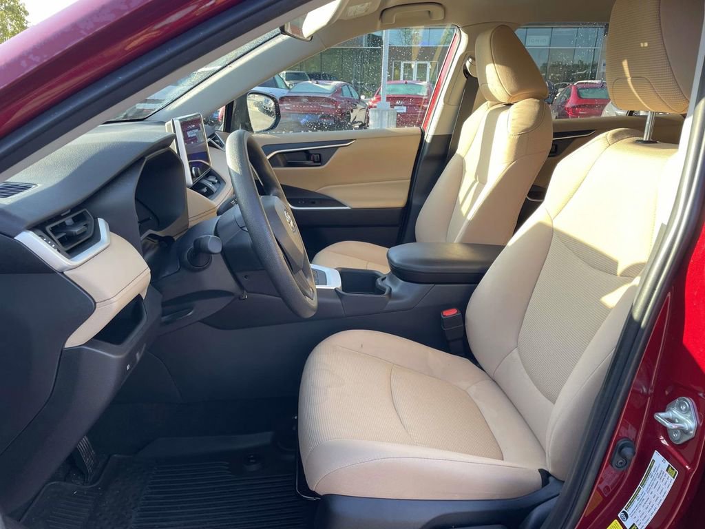 Used 2023 Toyota RAV4 LE AWD/4WD image 8