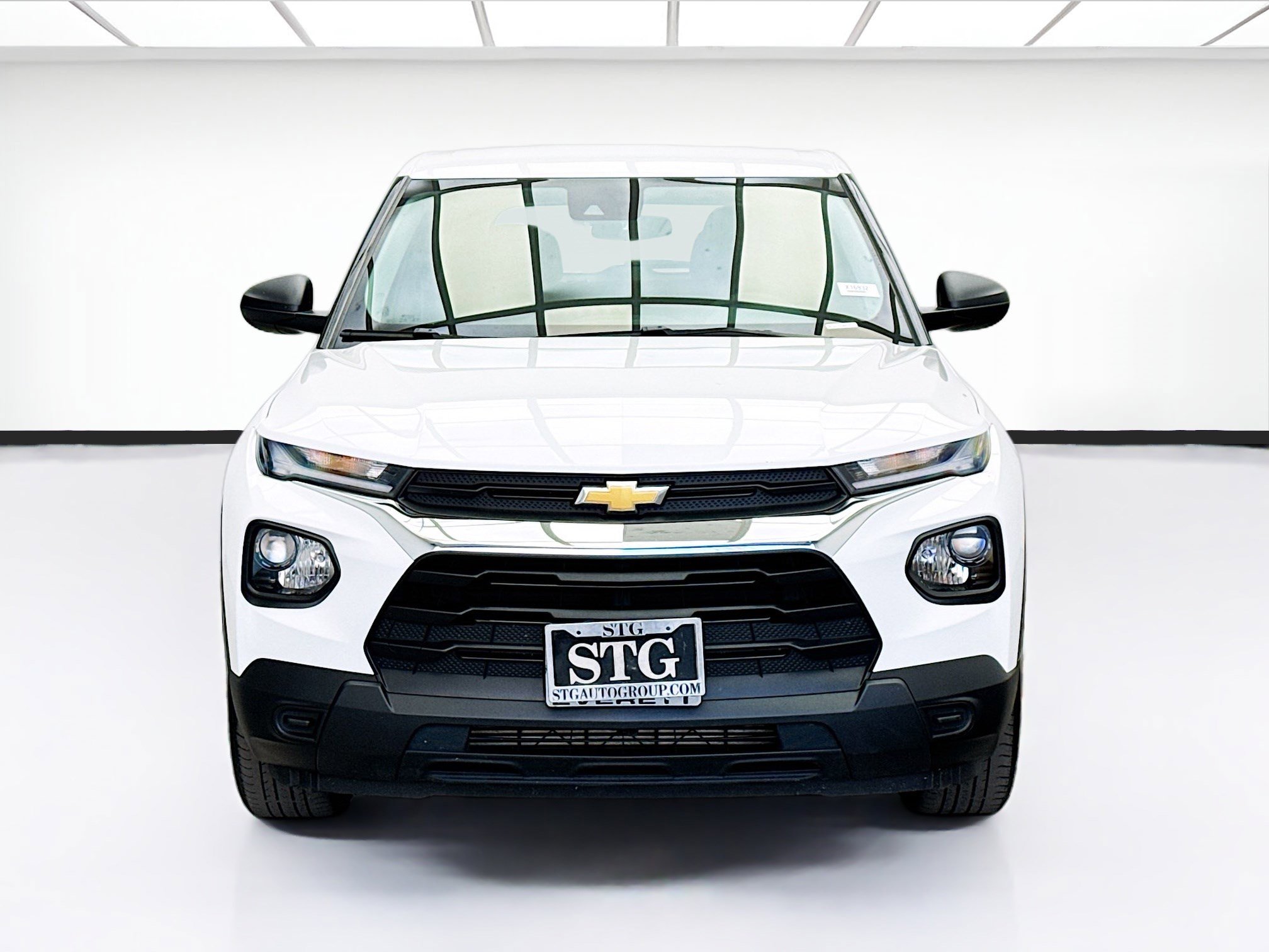 Used 2023 Chevrolet TrailBlazer LS FWD image 2