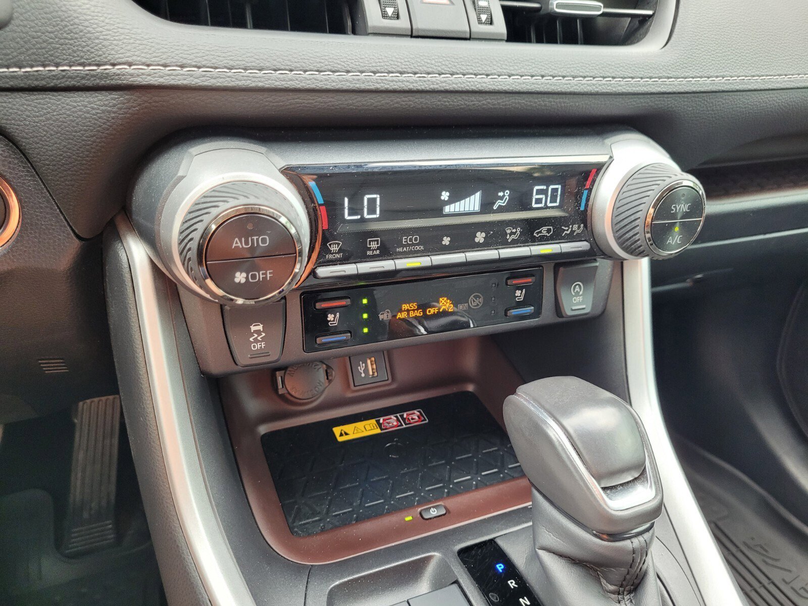 Used 2024 Toyota RAV4 Limited image 30