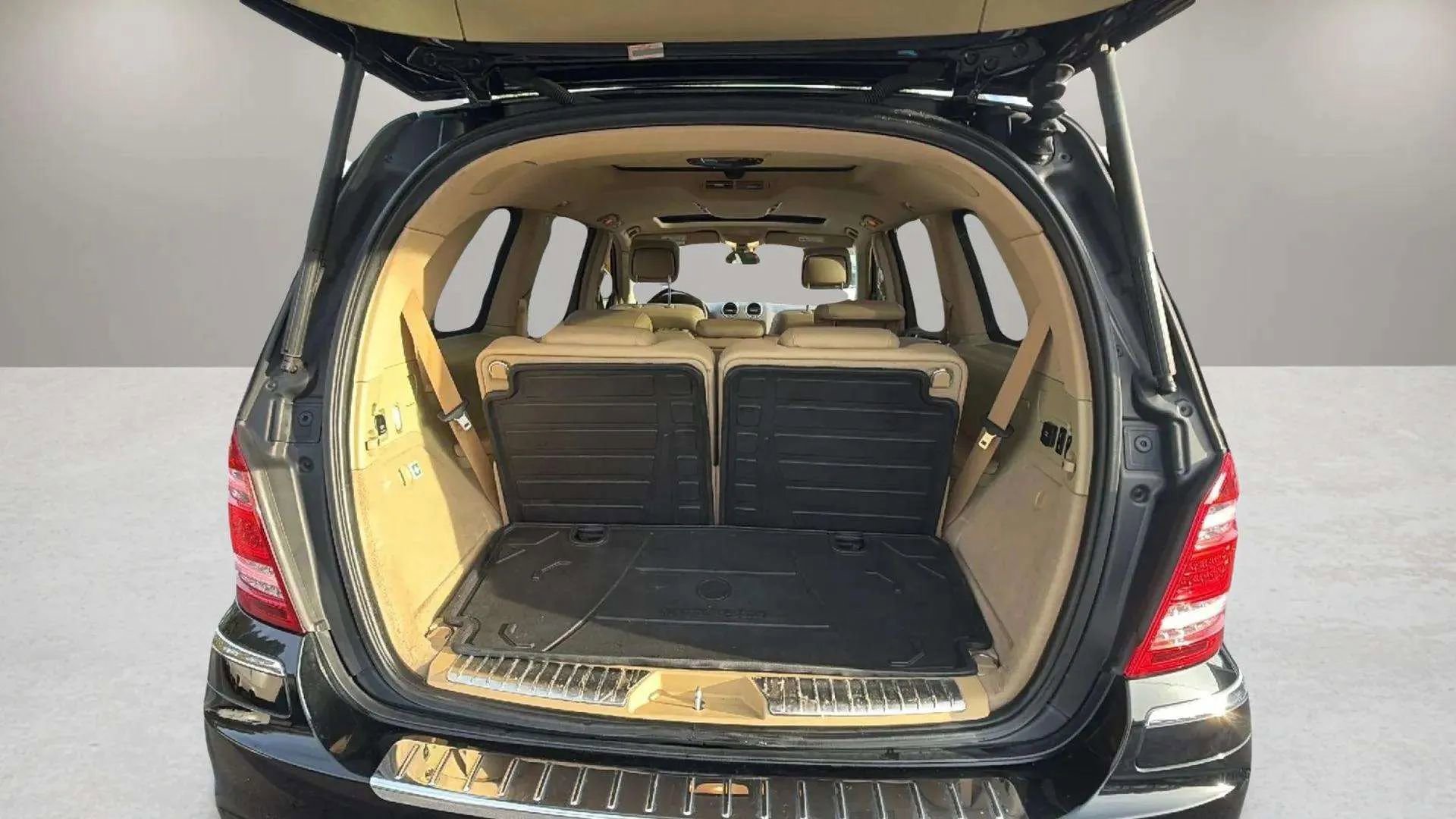 Used 2012 Mercedes-Benz GL 450 GL 450 4MATIC Sport Utility 4D image 21