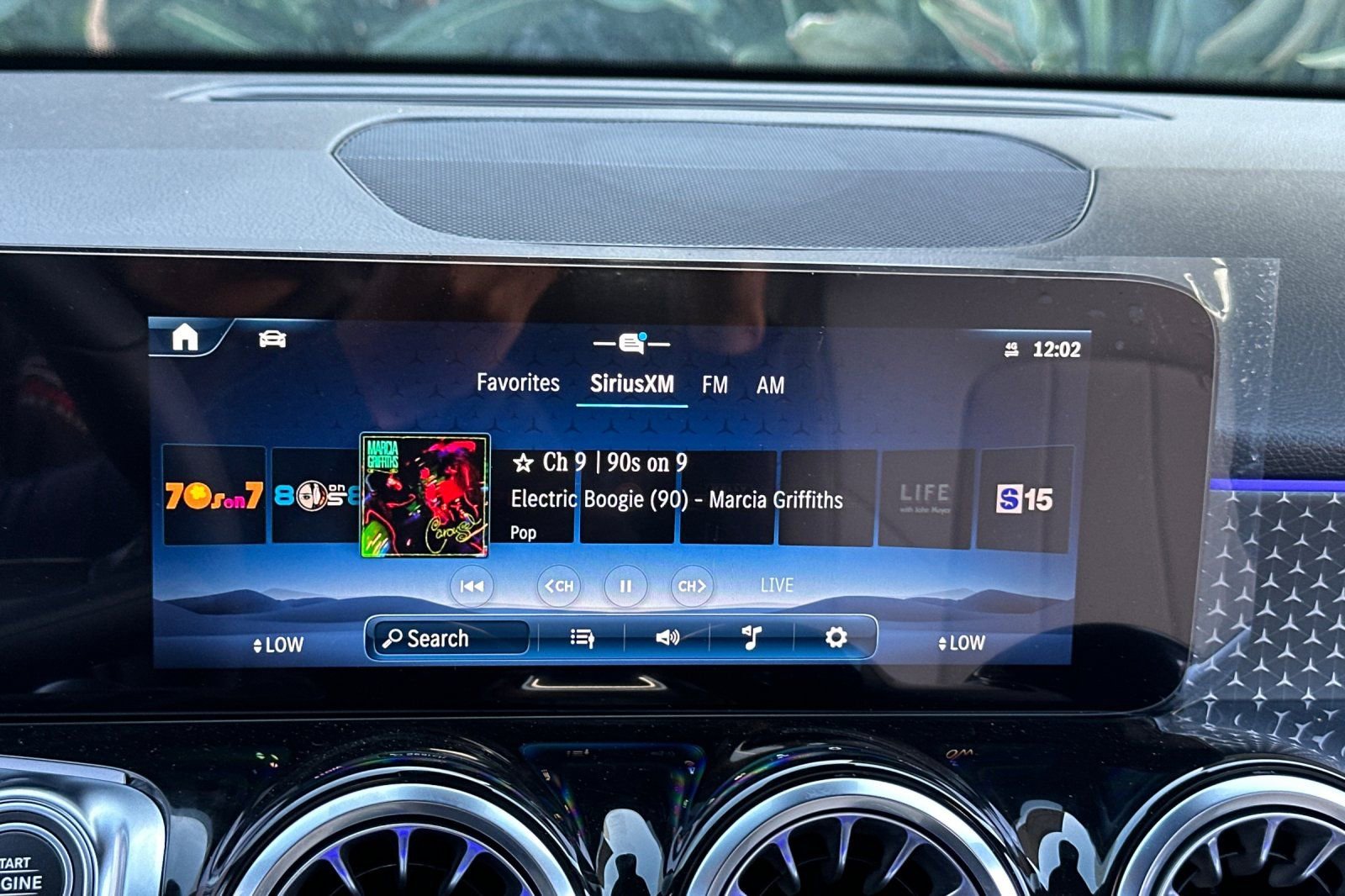 New 2025 Mercedes-Benz GLB 250 image 31