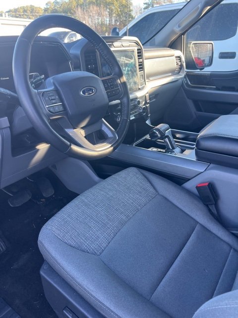 Used 2022 Ford F150 Lightning XLT image 6