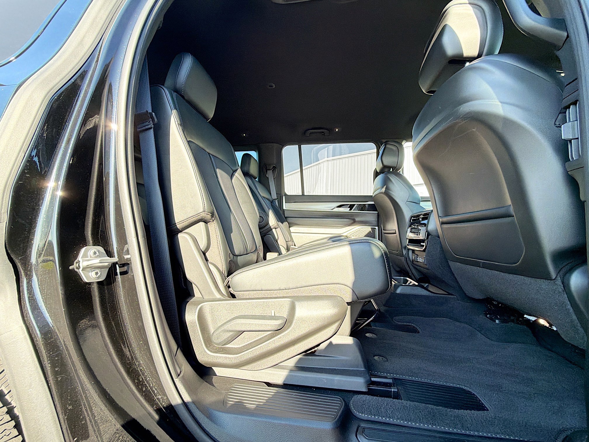 Used 2025 Jeep Wagoneer Series II image 30